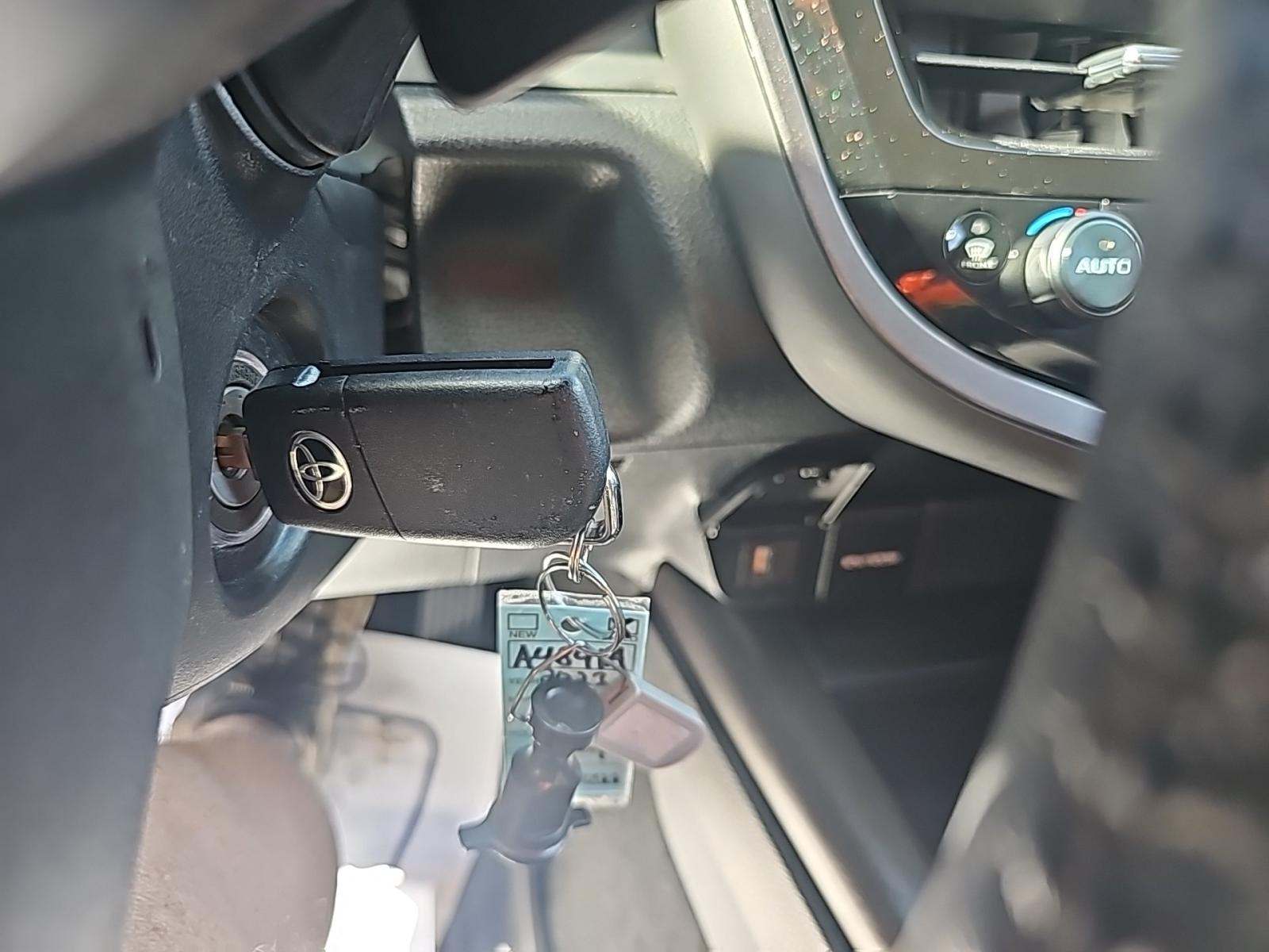 2023 Toyota Camry SE FWD