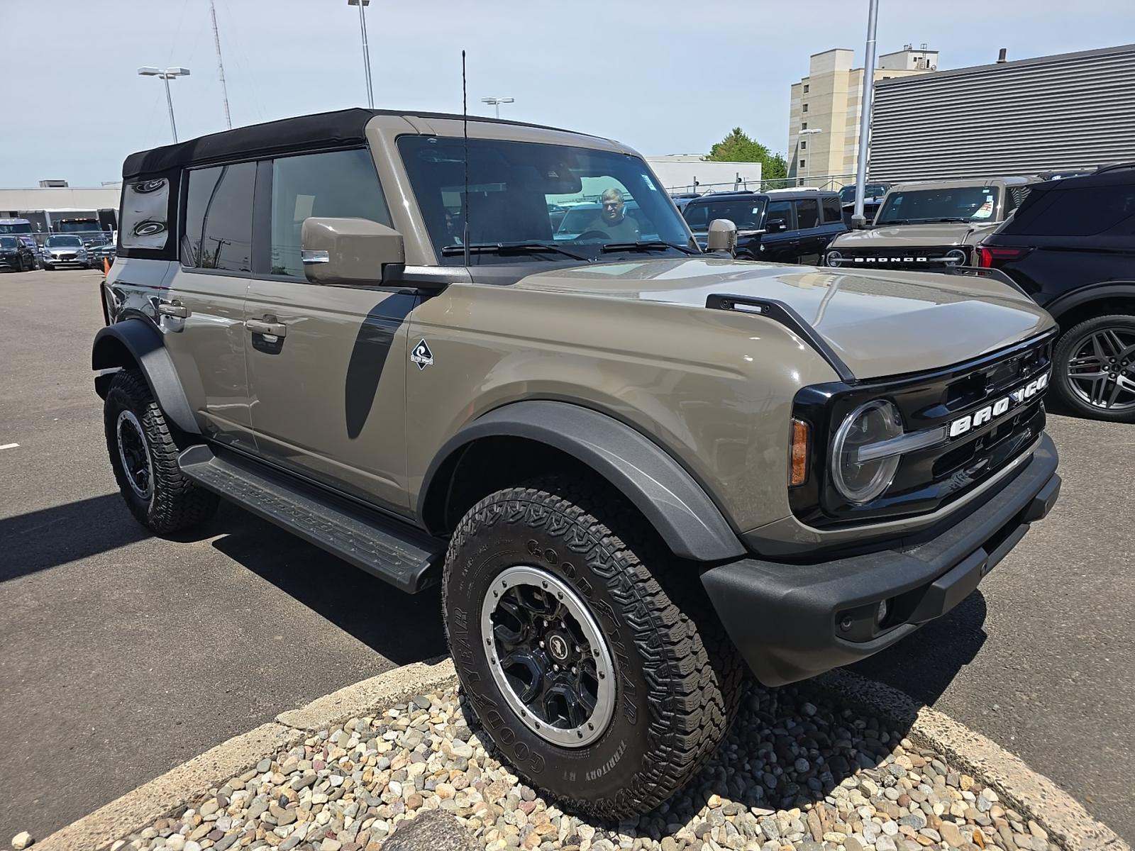 FORD BRONCO - 4