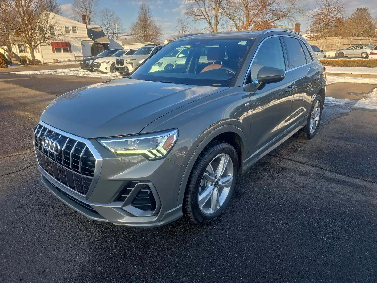 2023 Audi Q3 S line Premium