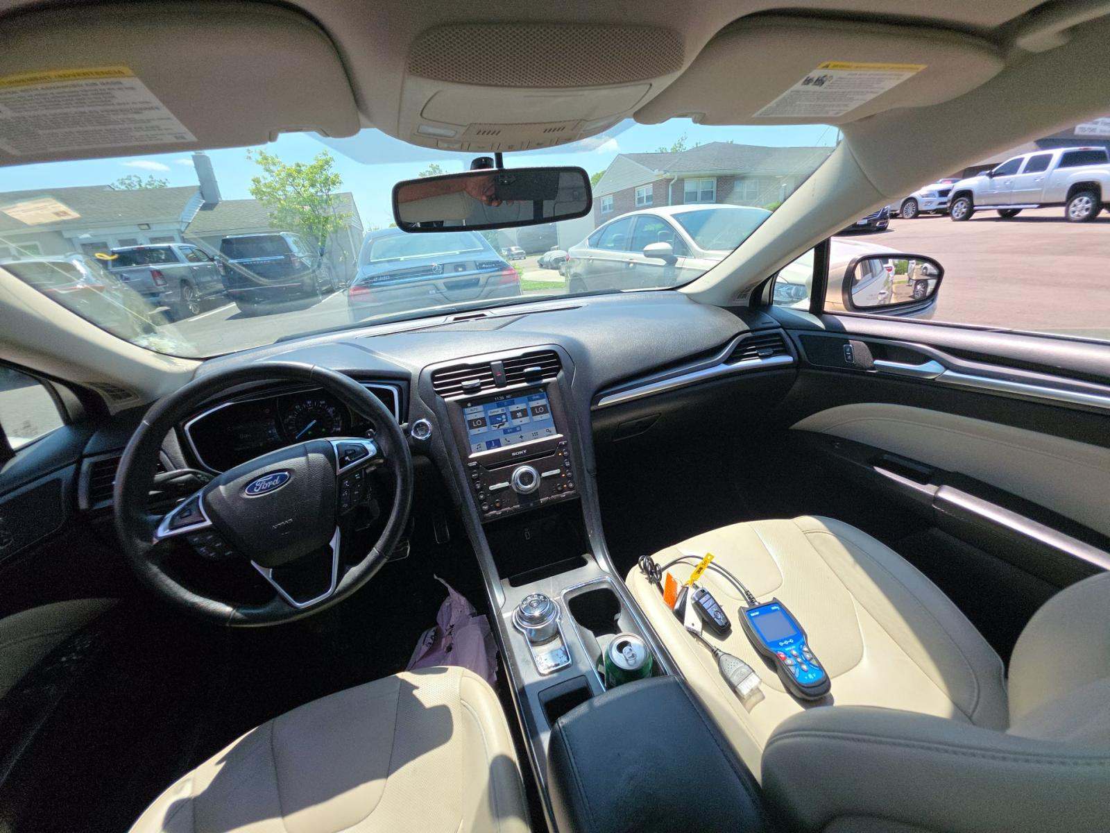 FORD FUSION - 10