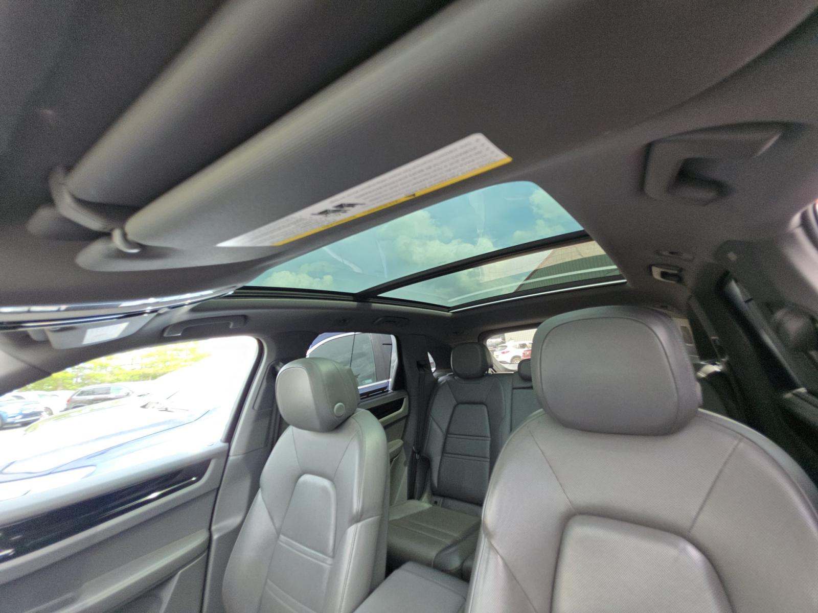 PORSCHE CAYENNE - 10