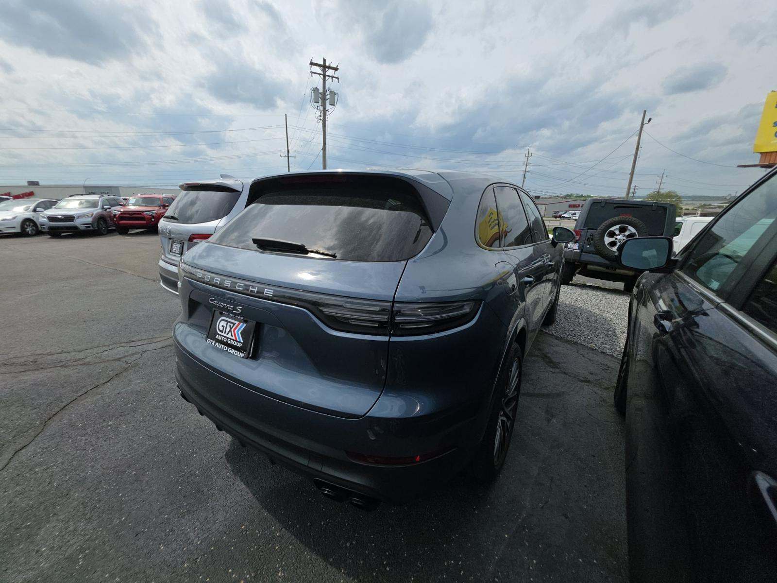 PORSCHE CAYENNE - 3