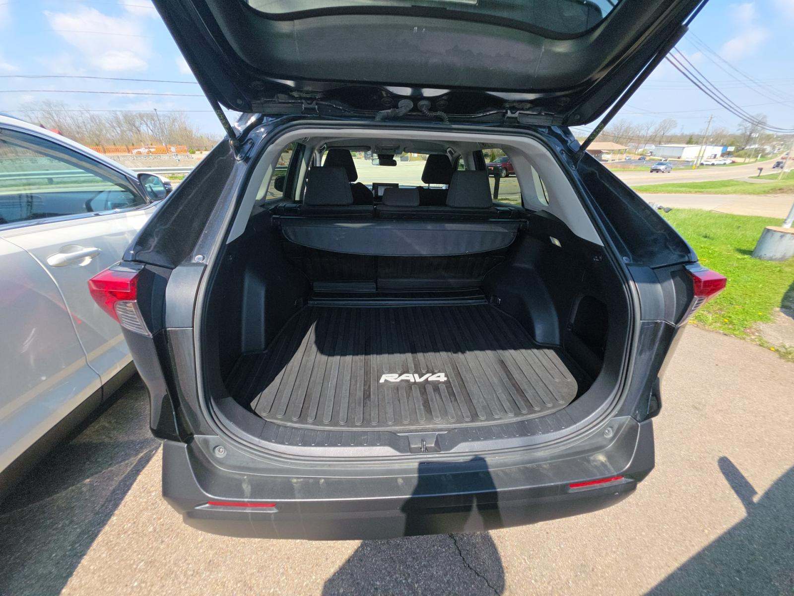 2022 Toyota RAV4 Hybrid LE AWD