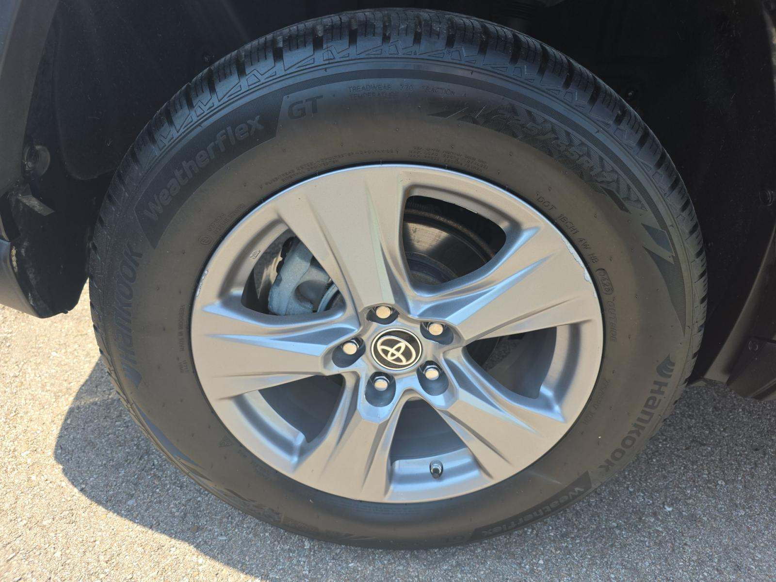 2022 Toyota RAV4 Hybrid LE AWD