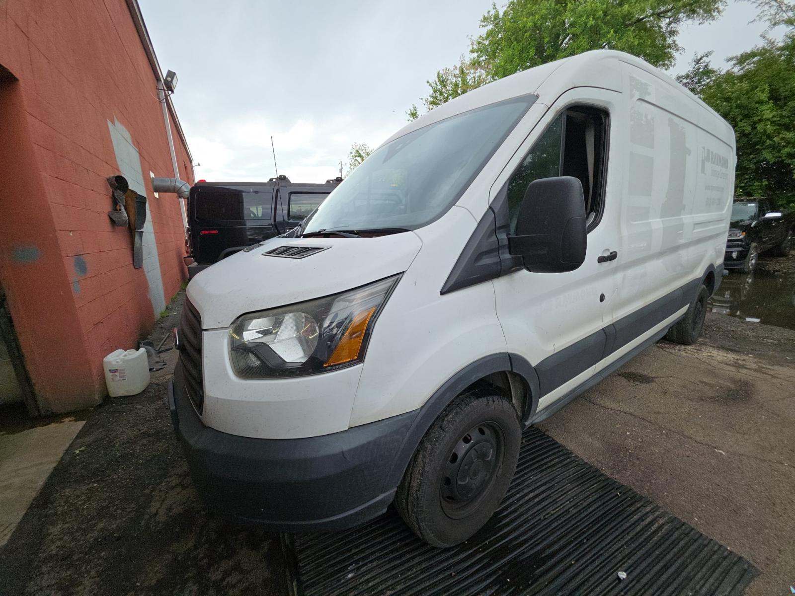 FORD TRANSIT 250 - 1