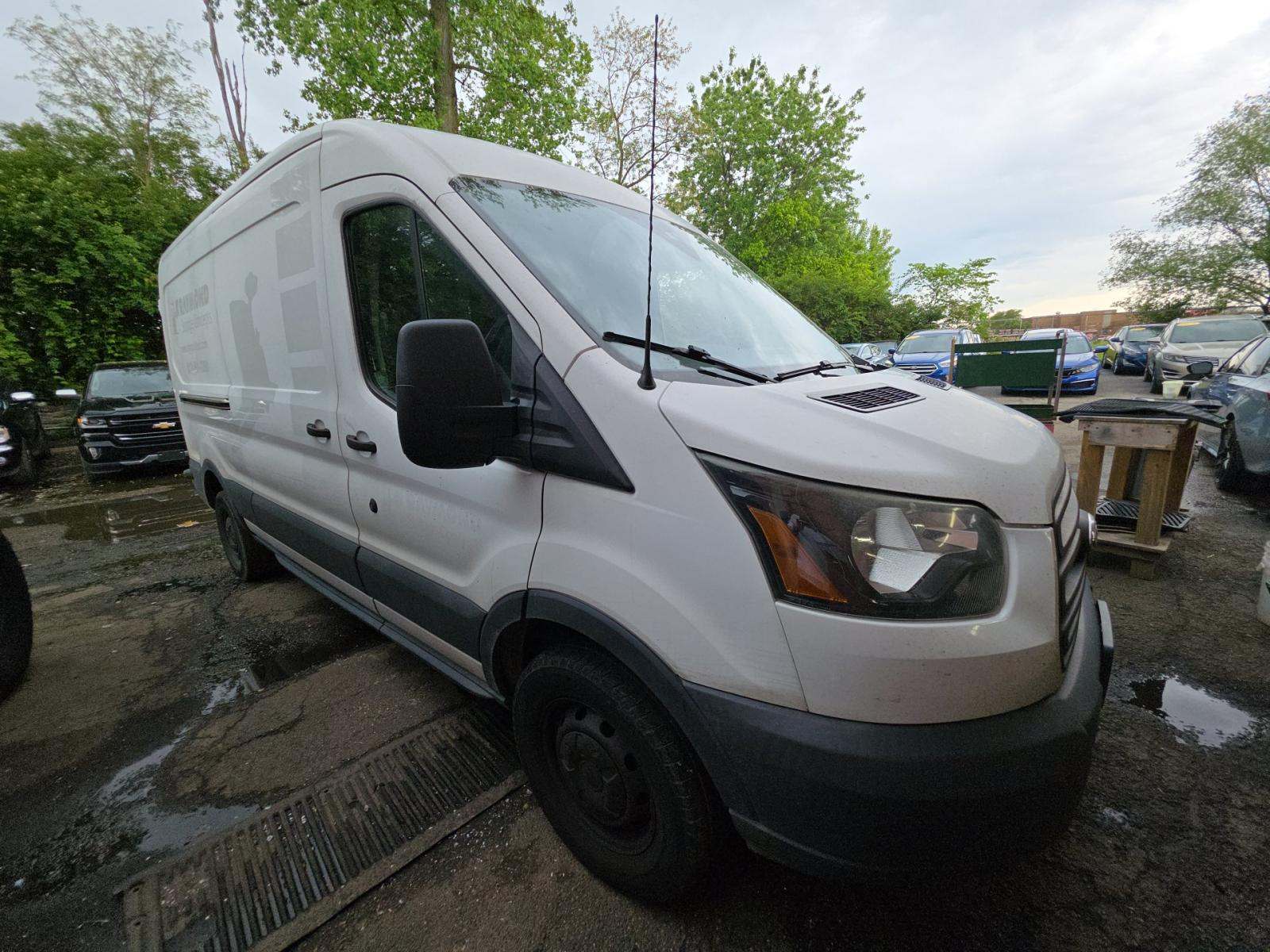 FORD TRANSIT 250 - 4