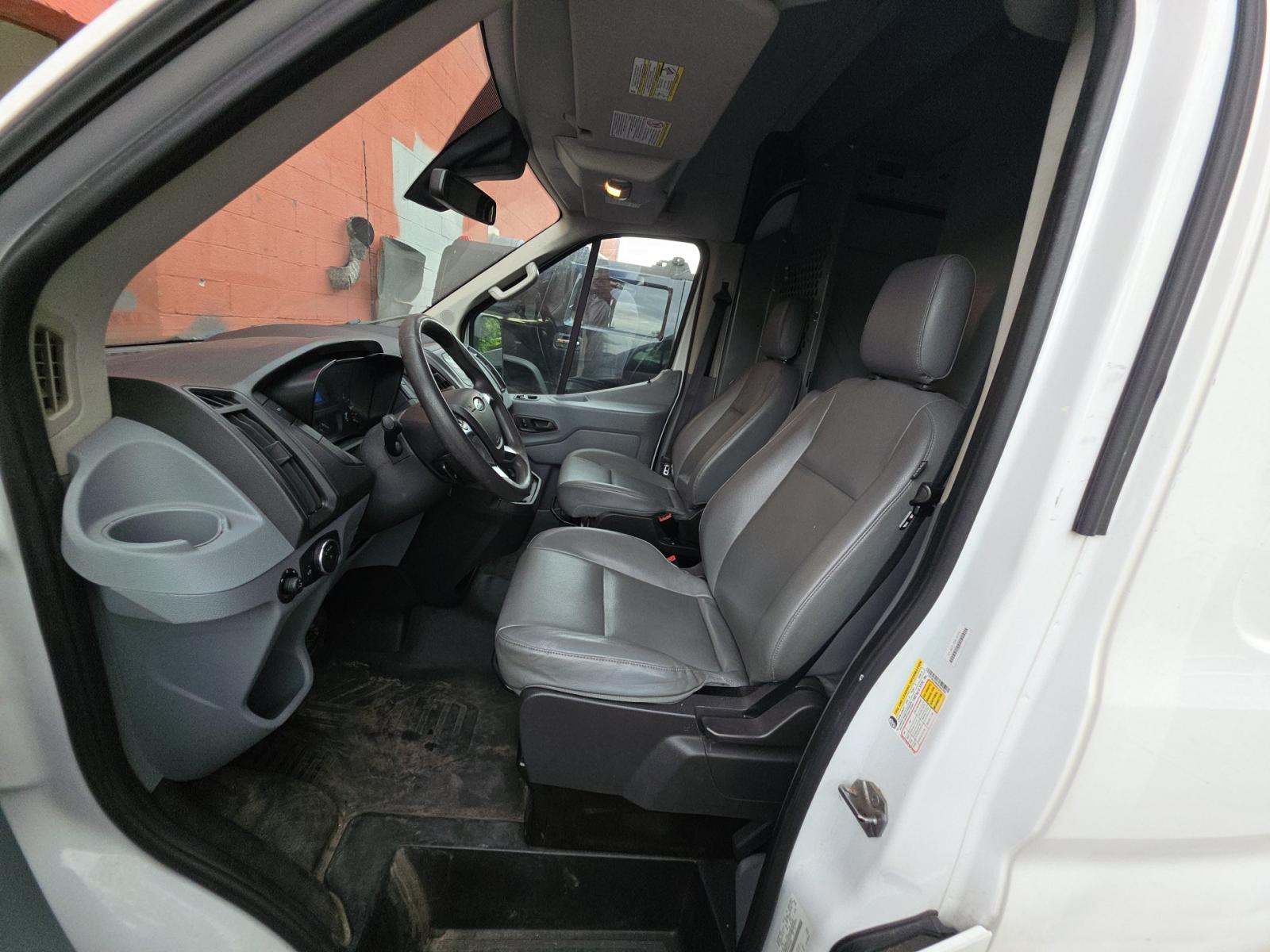 FORD TRANSIT 250 - 6