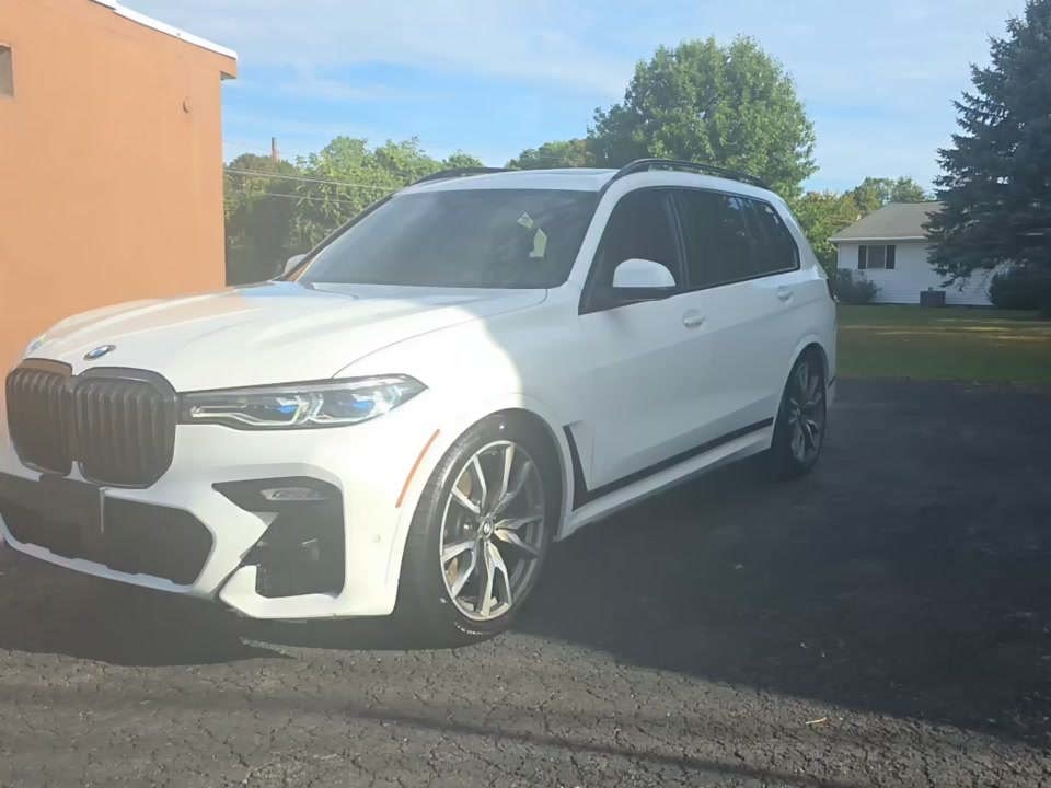 2022 BMW X7 M50i AWD