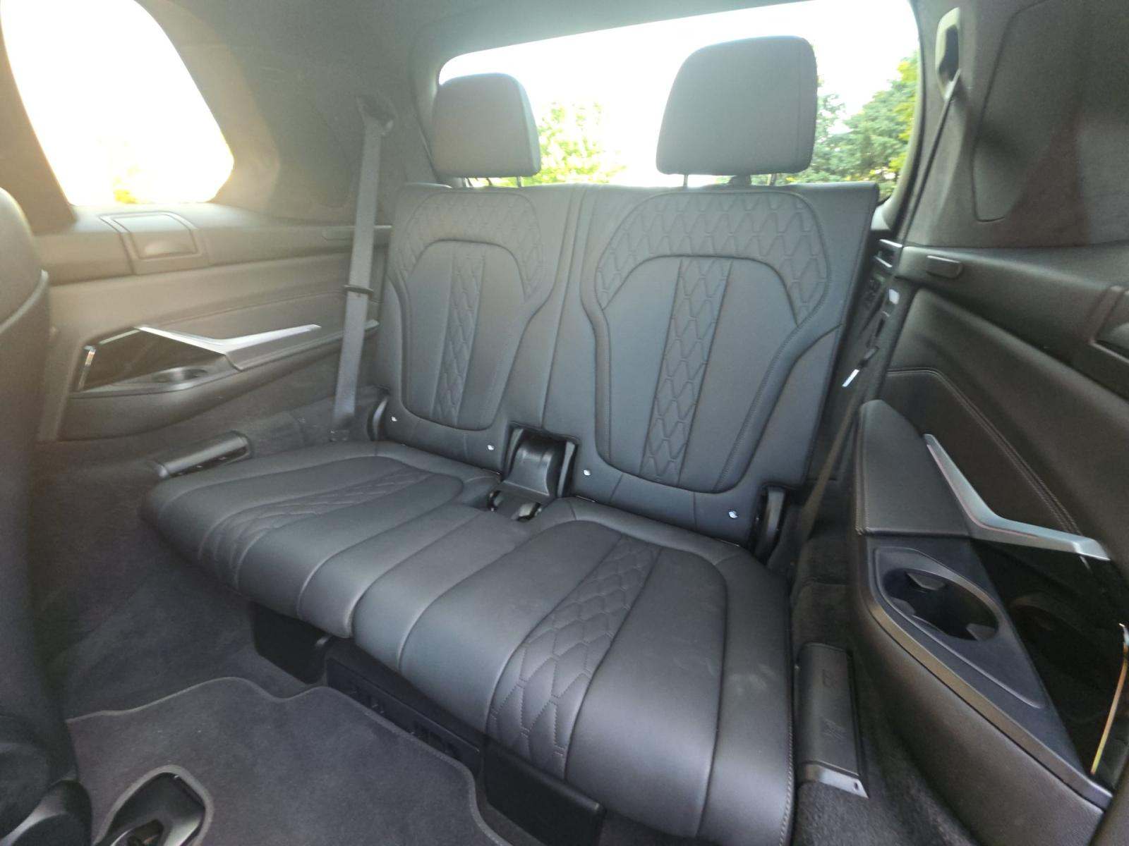 2022 BMW X7 M50i AWD