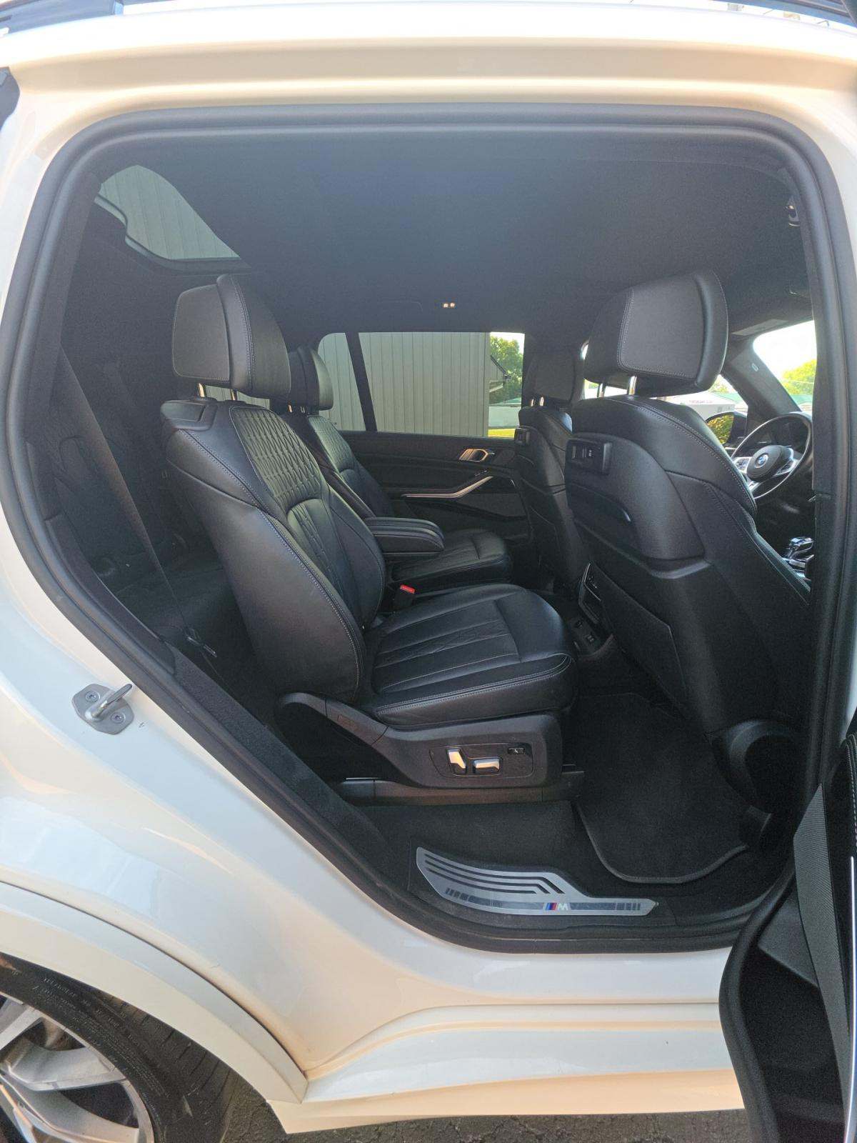 2022 BMW X7 M50i AWD