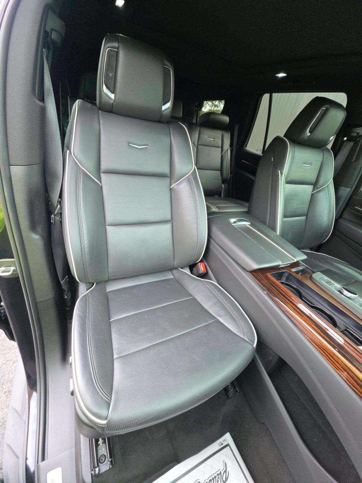 2022 Cadillac Escalade Premium Luxury AWD