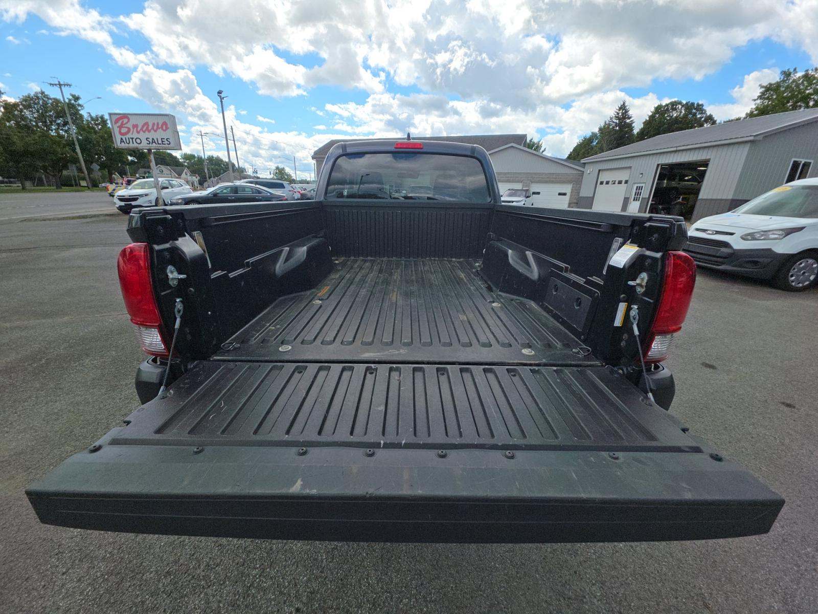 2023 Toyota Tacoma SR AWD