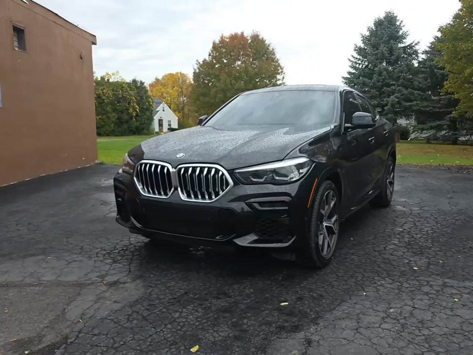 2022 BMW X6 xDrive40i AWD