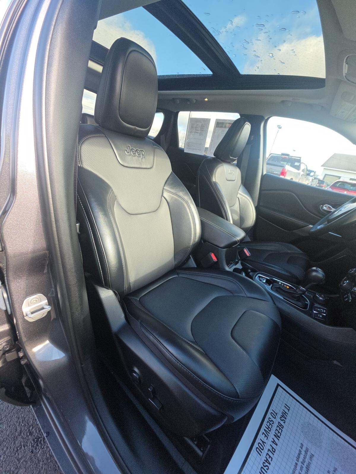 2022 Jeep Cherokee Limited AWD