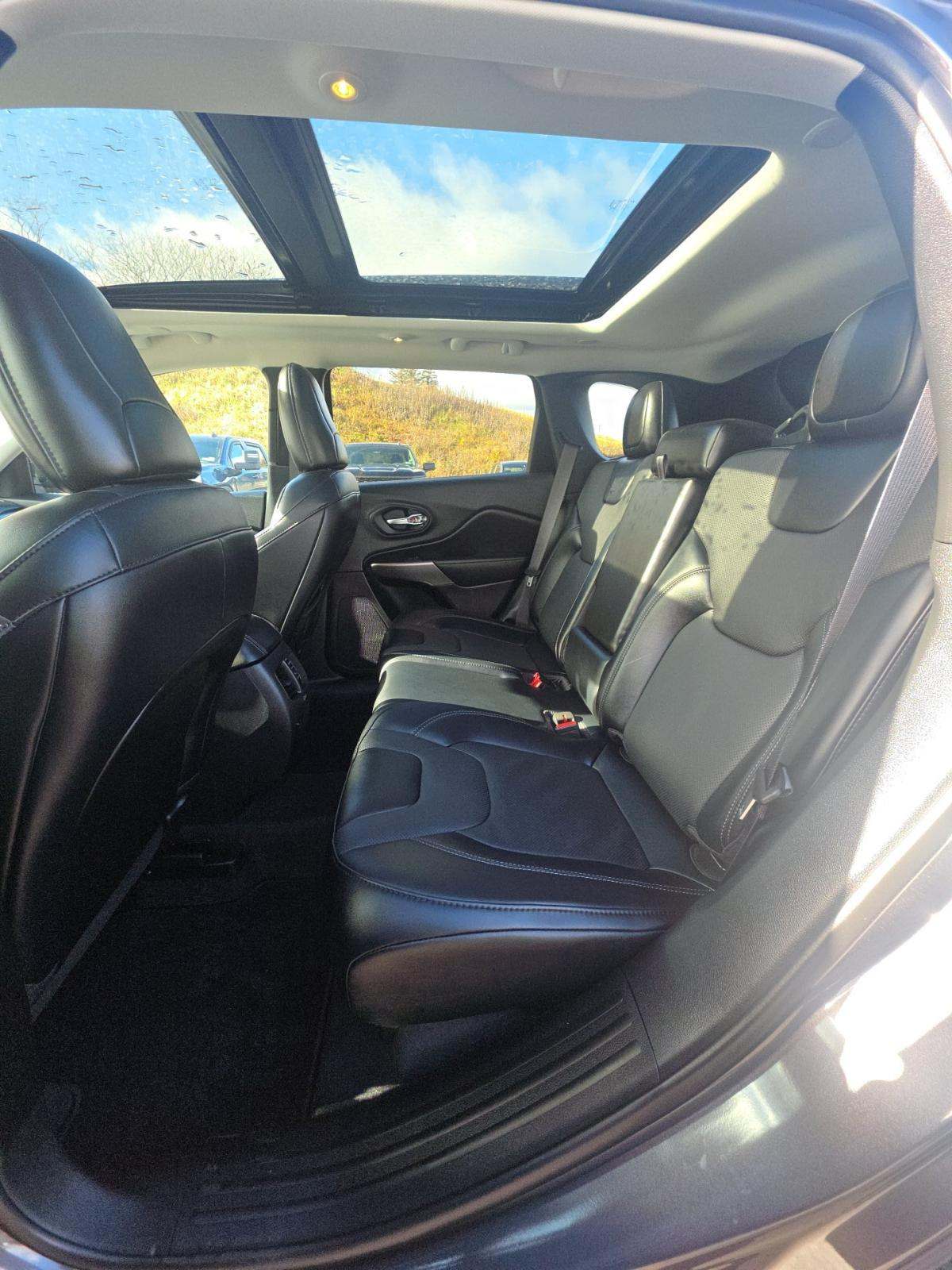 2022 Jeep Cherokee Limited AWD