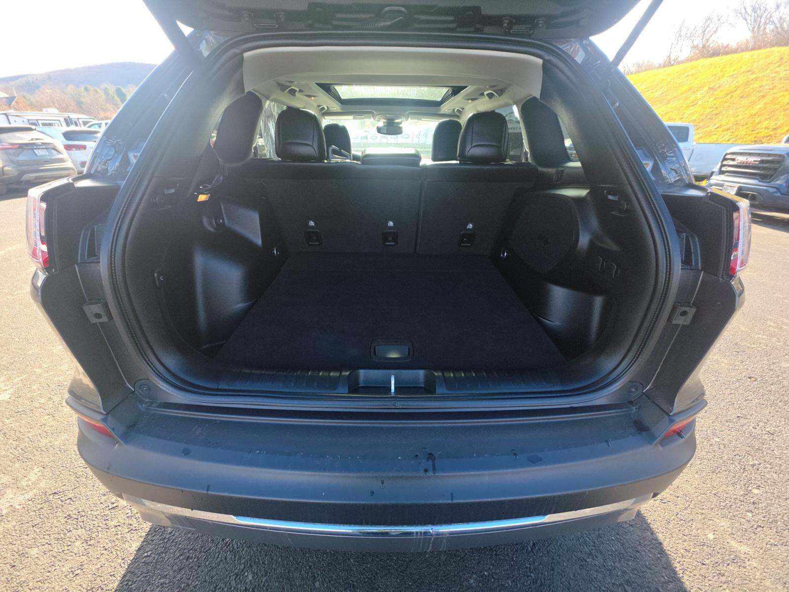 2022 Jeep Cherokee Limited AWD