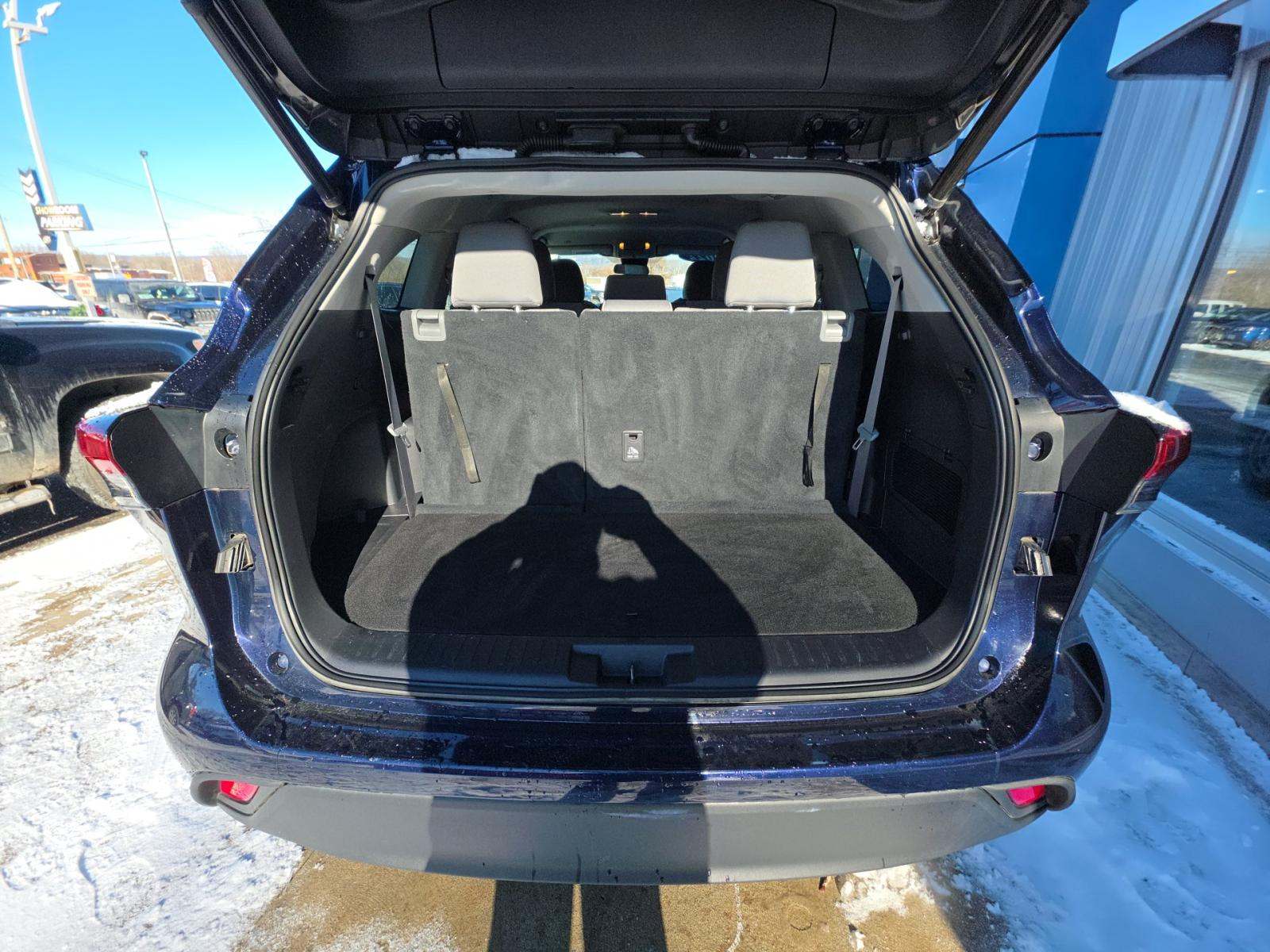 2022 Toyota Highlander LE AWD