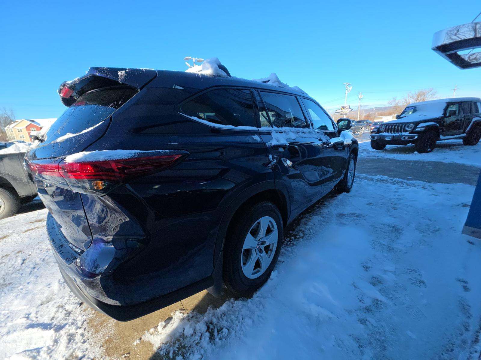 2022 Toyota Highlander LE AWD