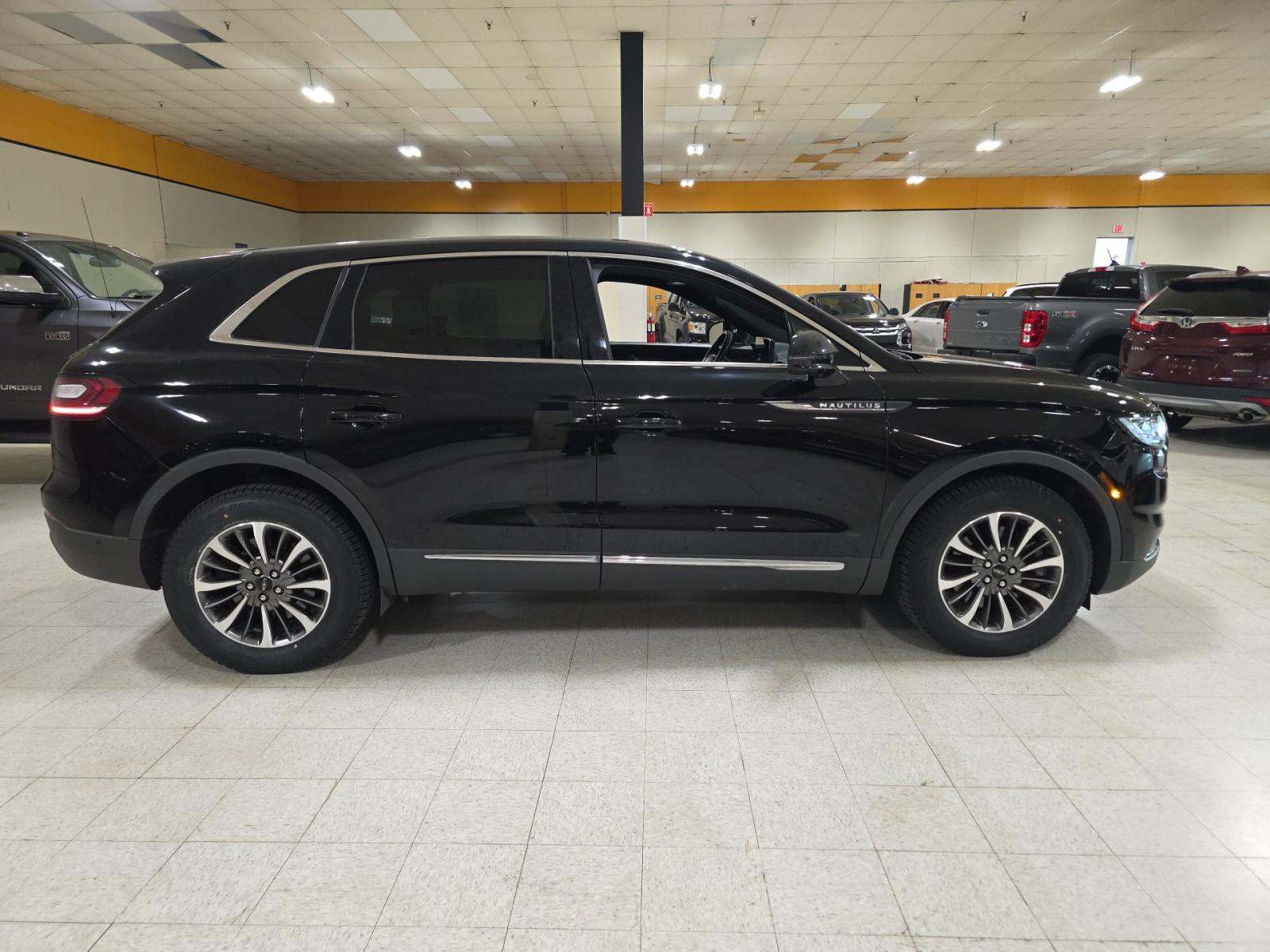 2022 Lincoln Nautilus Reserve AWD