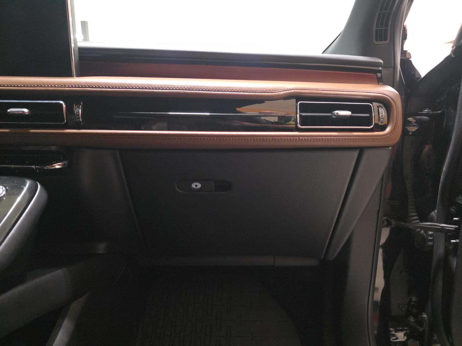 2022 Lincoln Nautilus Reserve AWD