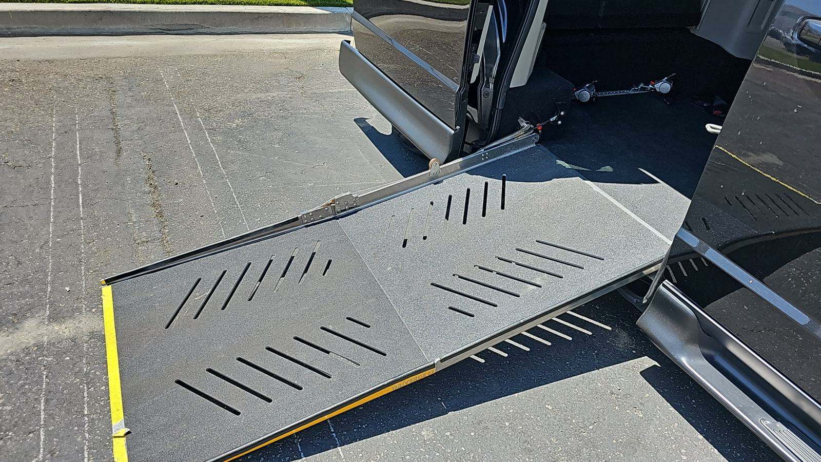 2020 Dodge Grand Caravan SXT FWD