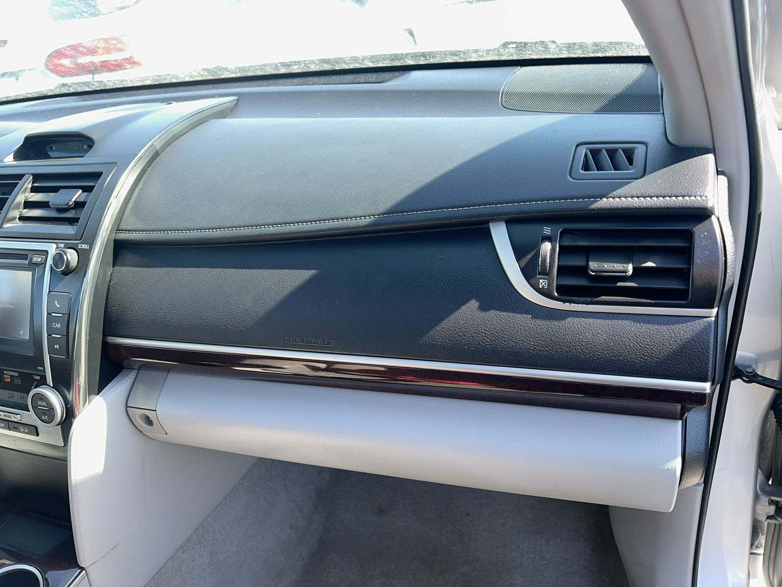 2014 Toyota Camry XLE FWD