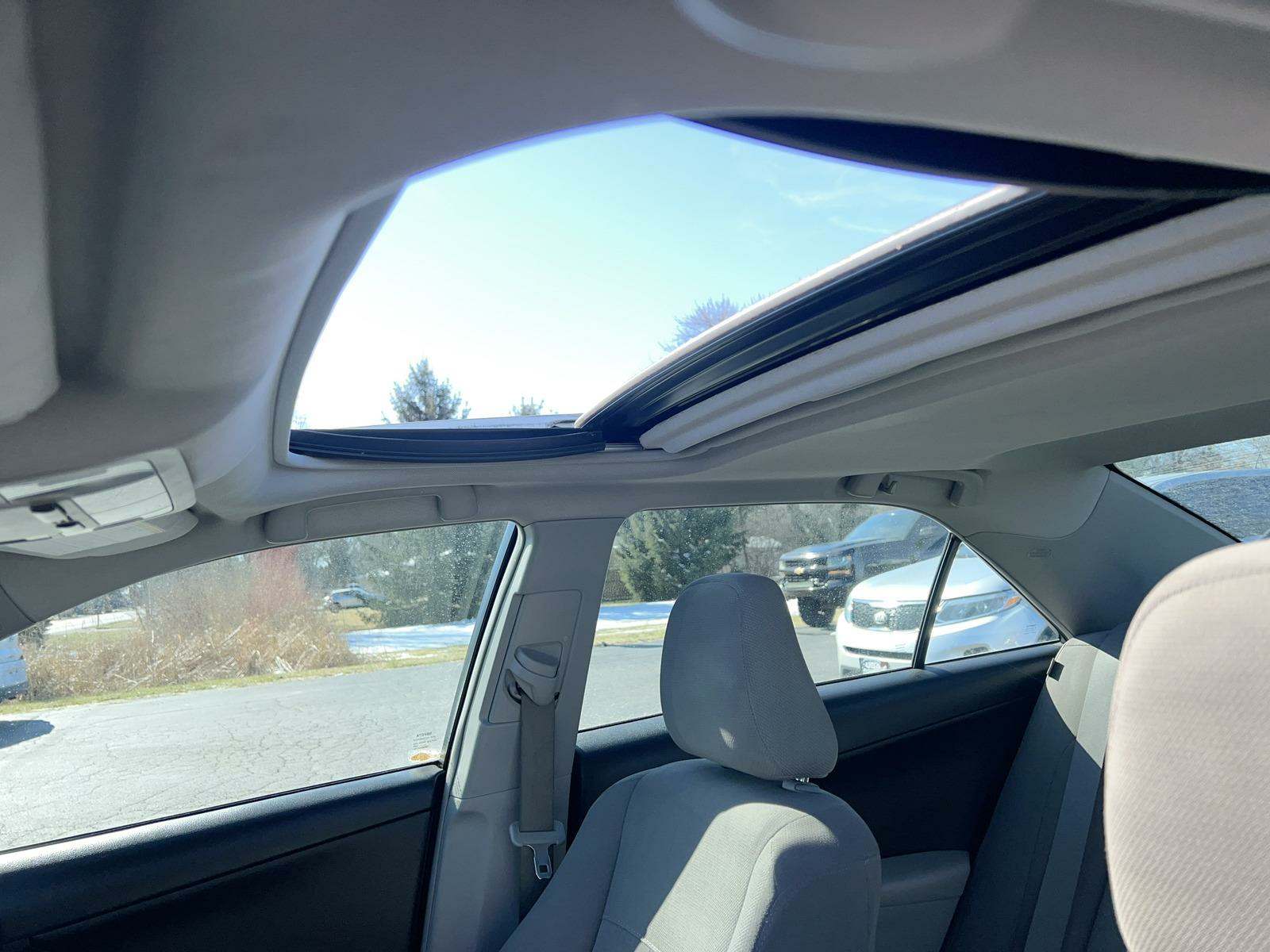 2014 Toyota Camry XLE FWD