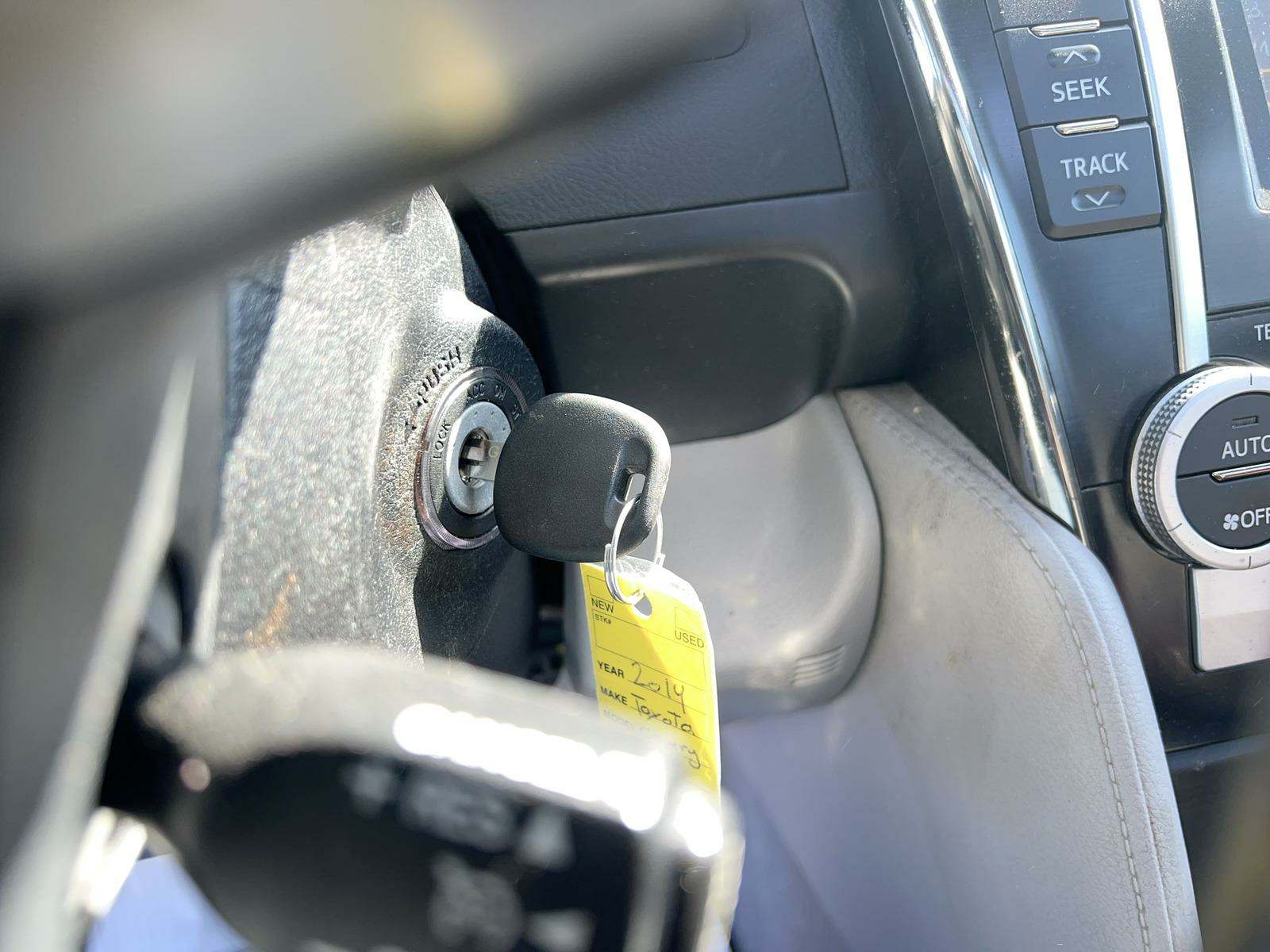 2014 Toyota Camry XLE FWD