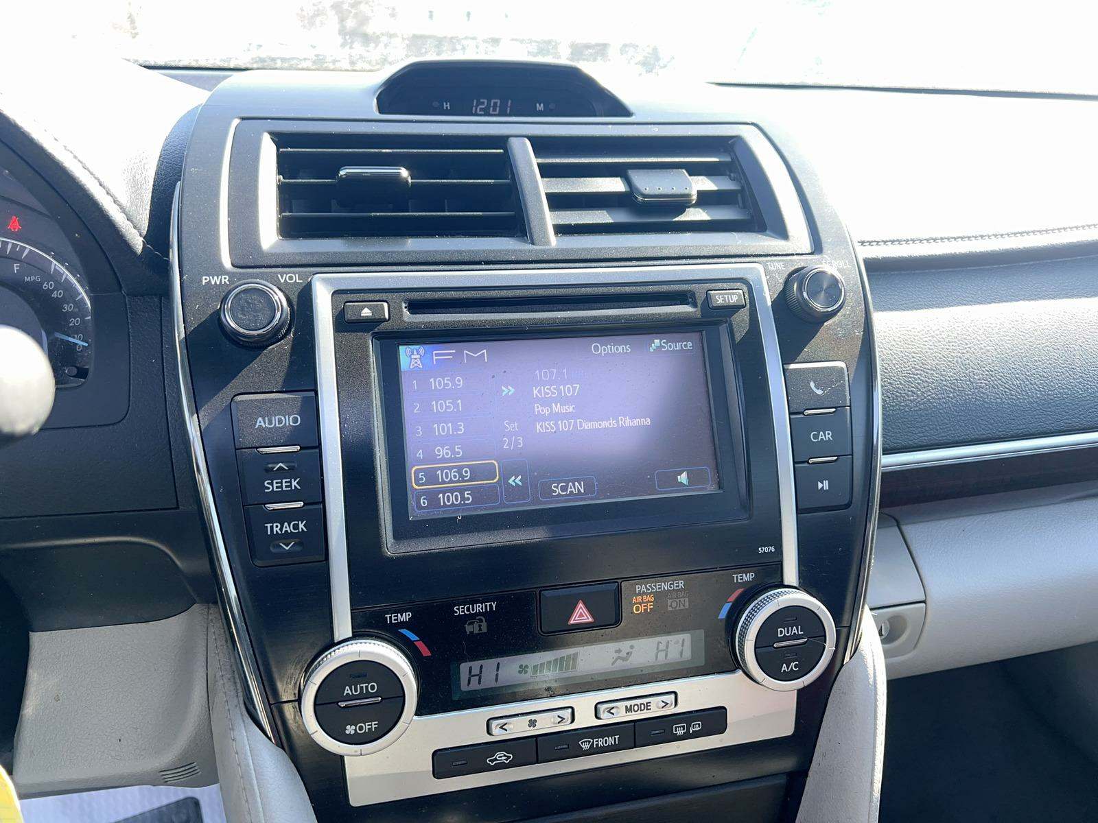 2014 Toyota Camry XLE FWD