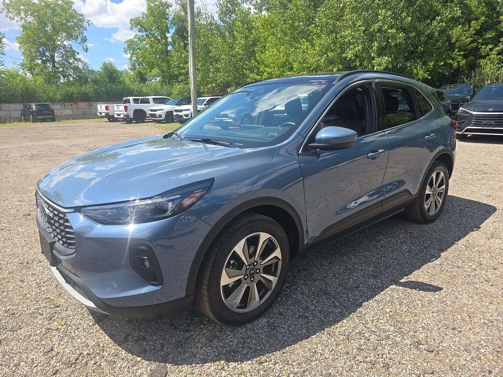 2025 Ford Escape Platinum AWD