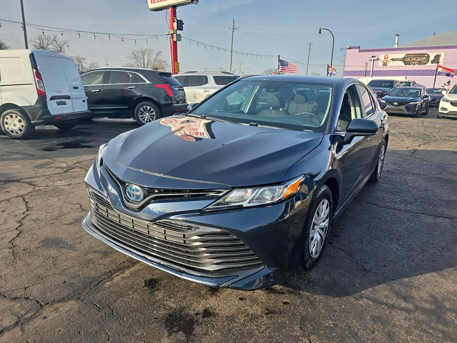 2019 Toyota Camry Hybrid LE FWD