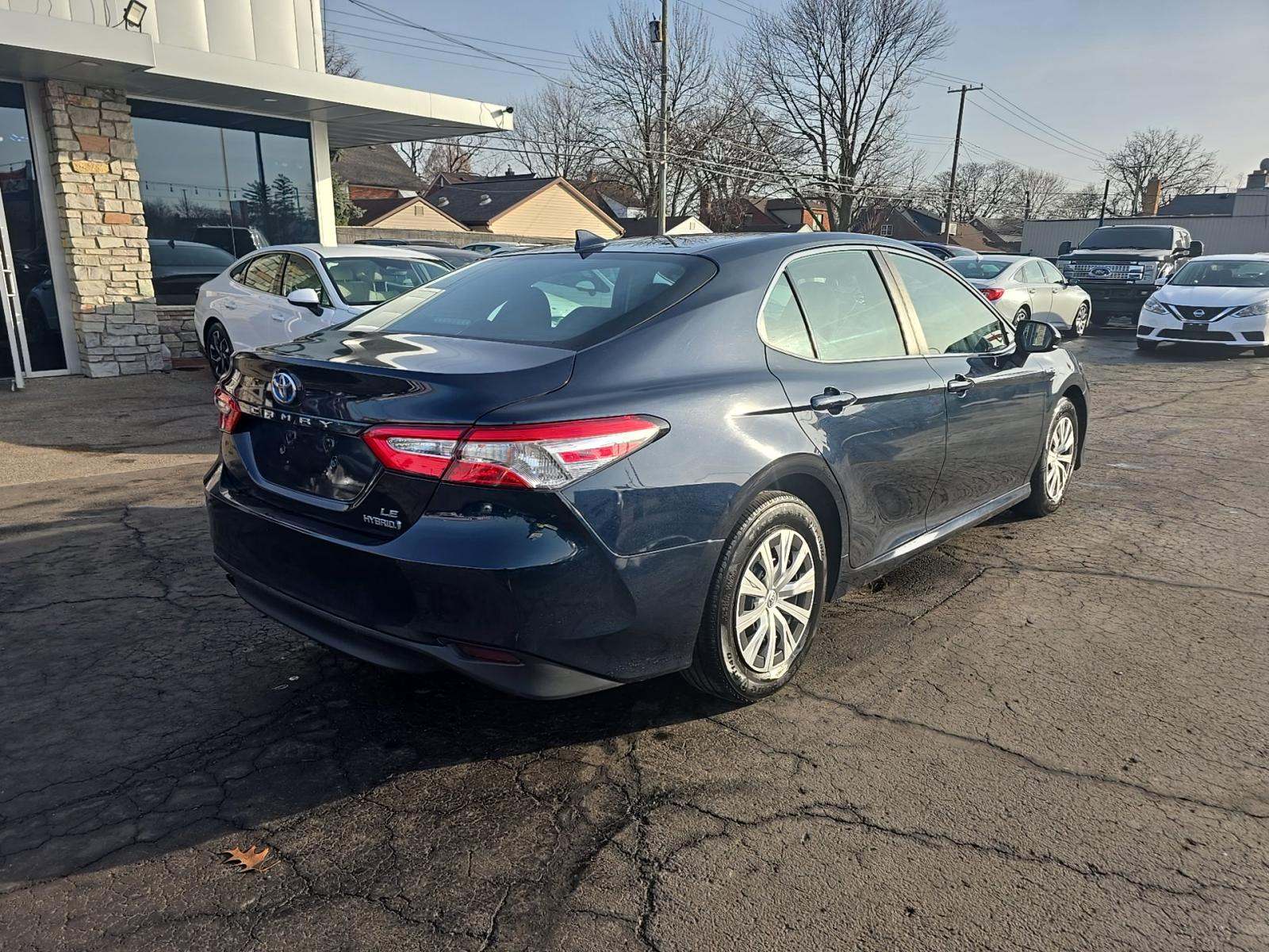 2019 Toyota Camry Hybrid LE FWD