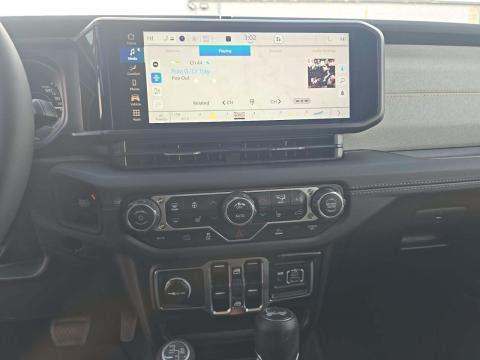 JEEP 4XE SAHARA - 10