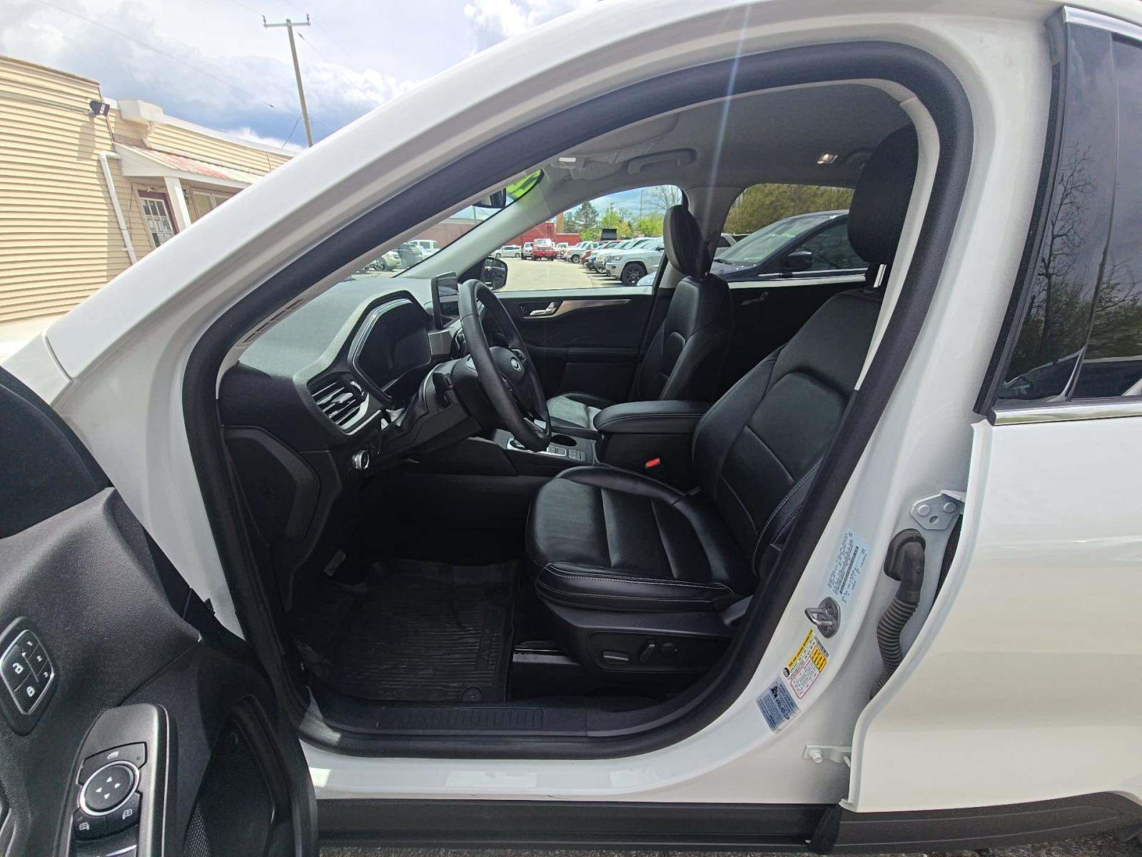 FORD ESCAPE - 6