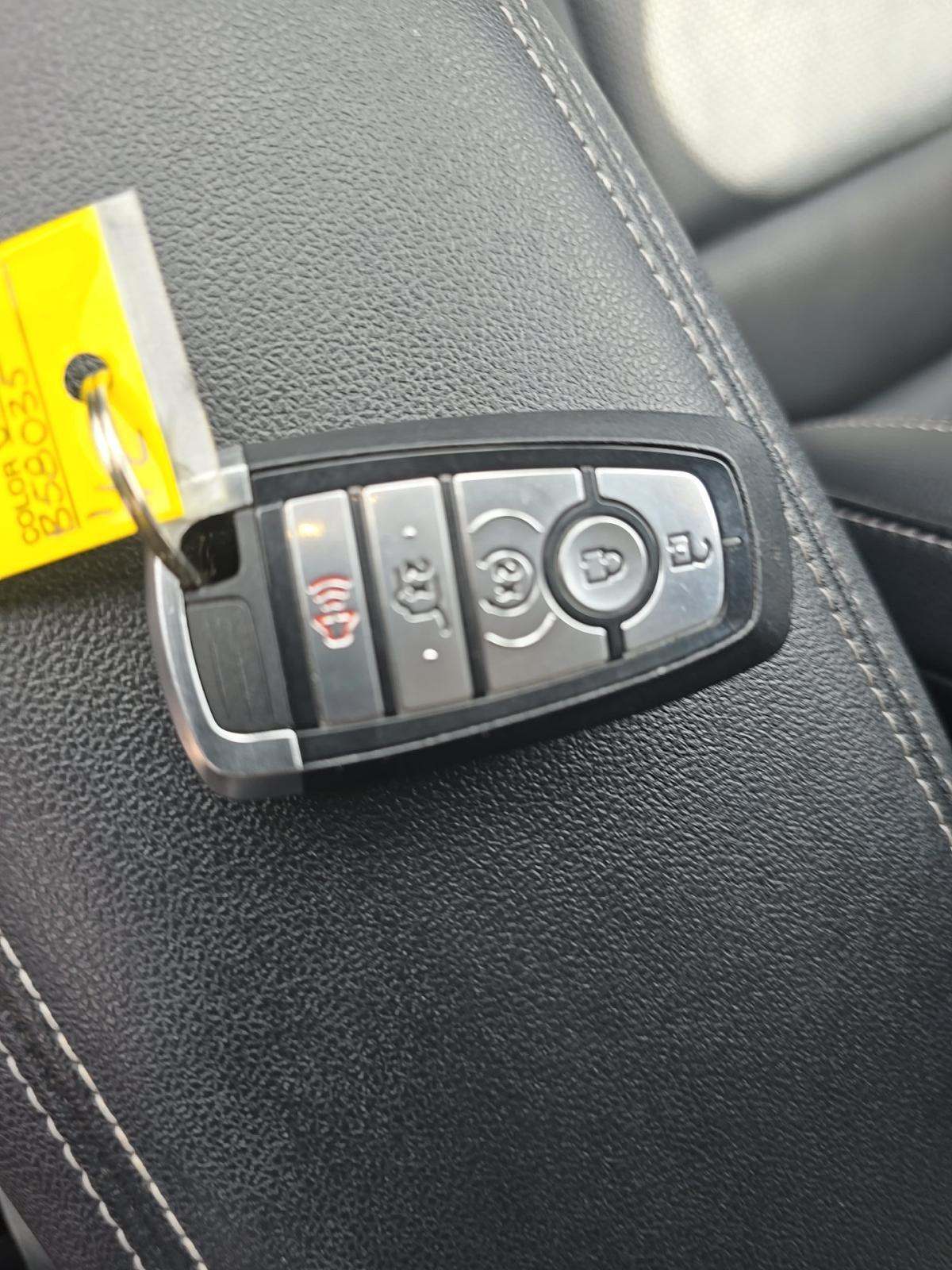 FORD ESCAPE - 8