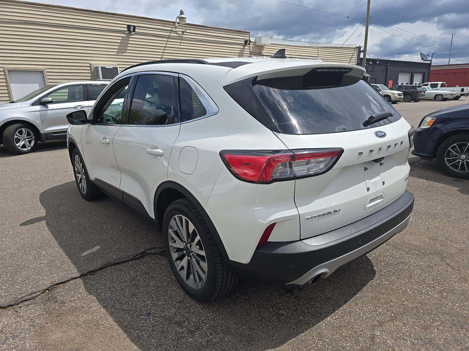 FORD ESCAPE - 2