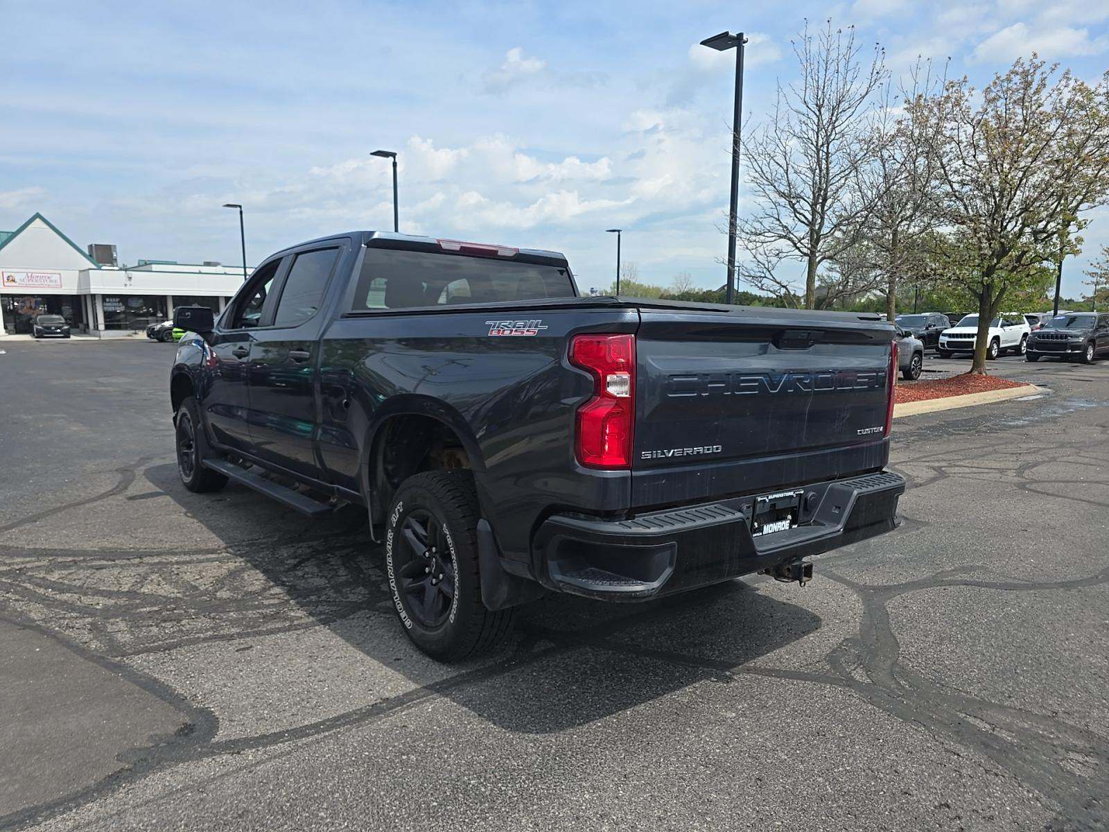 CHEVROLET SILVERADO - 2