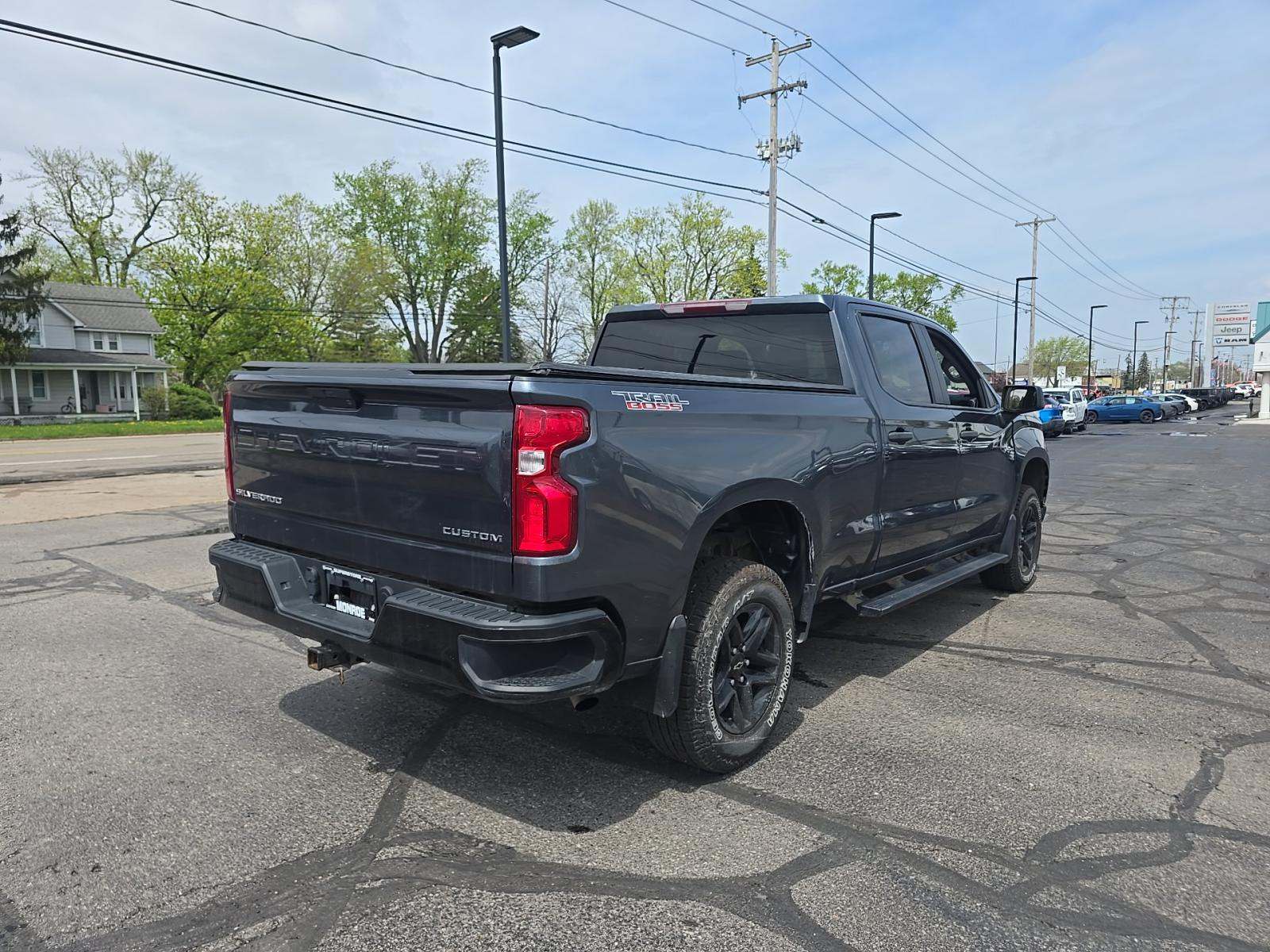 CHEVROLET SILVERADO - 3