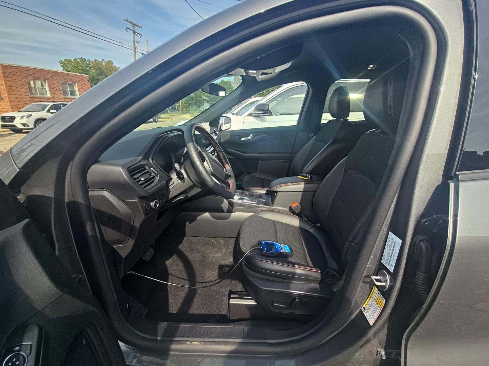 2025 Ford Escape ST-Line Select AWD