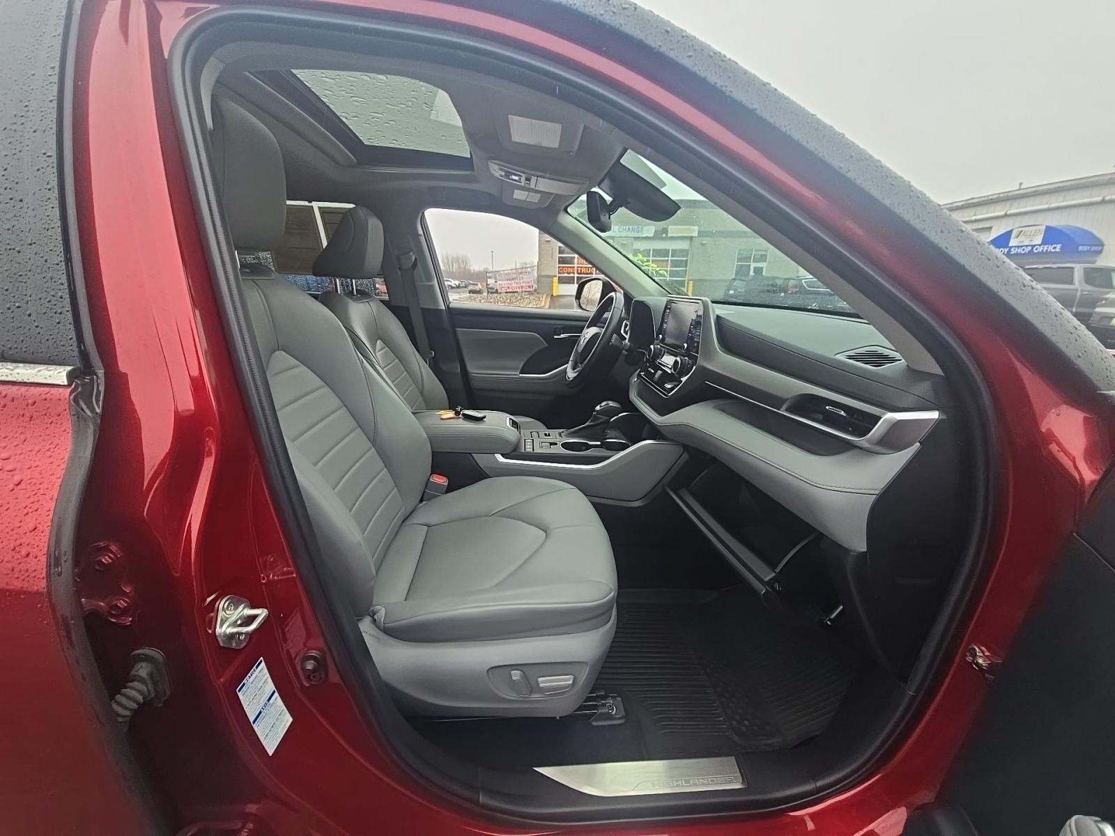 2022 Toyota Highlander XLE AWD