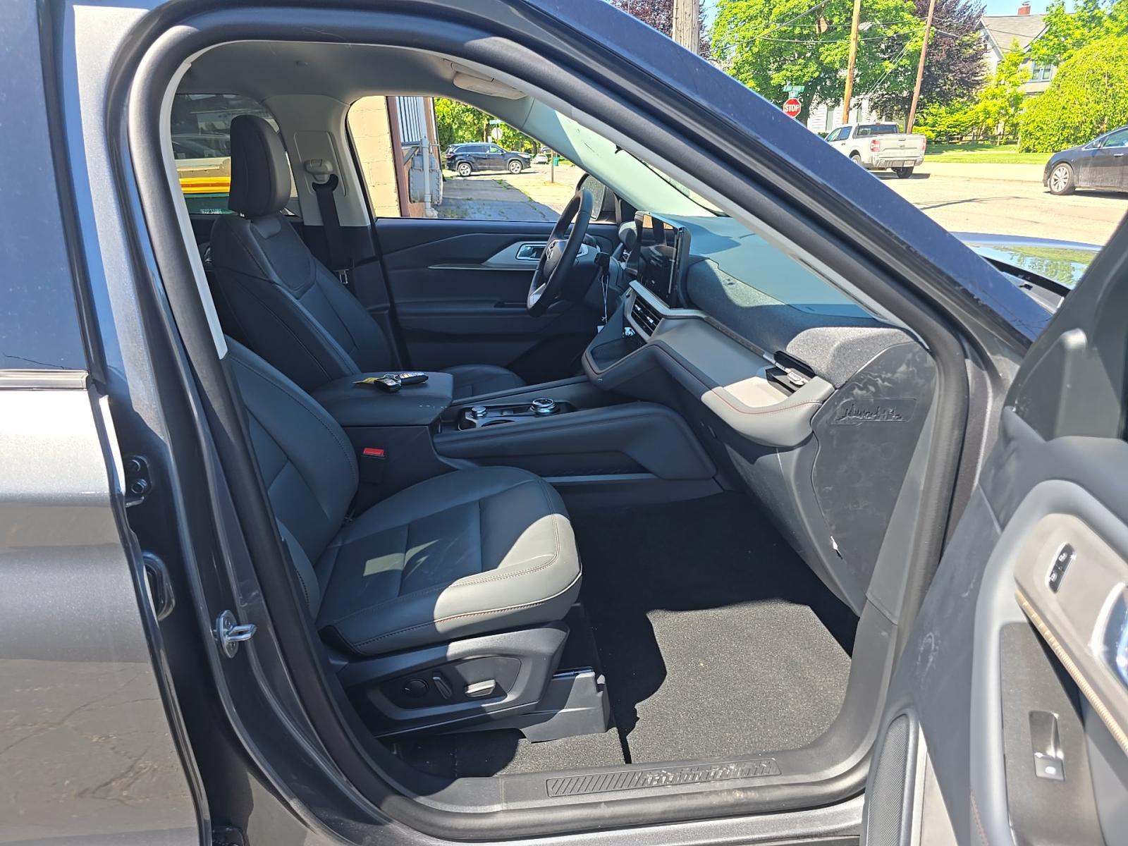 2026 Ford Explorer Active RWD
