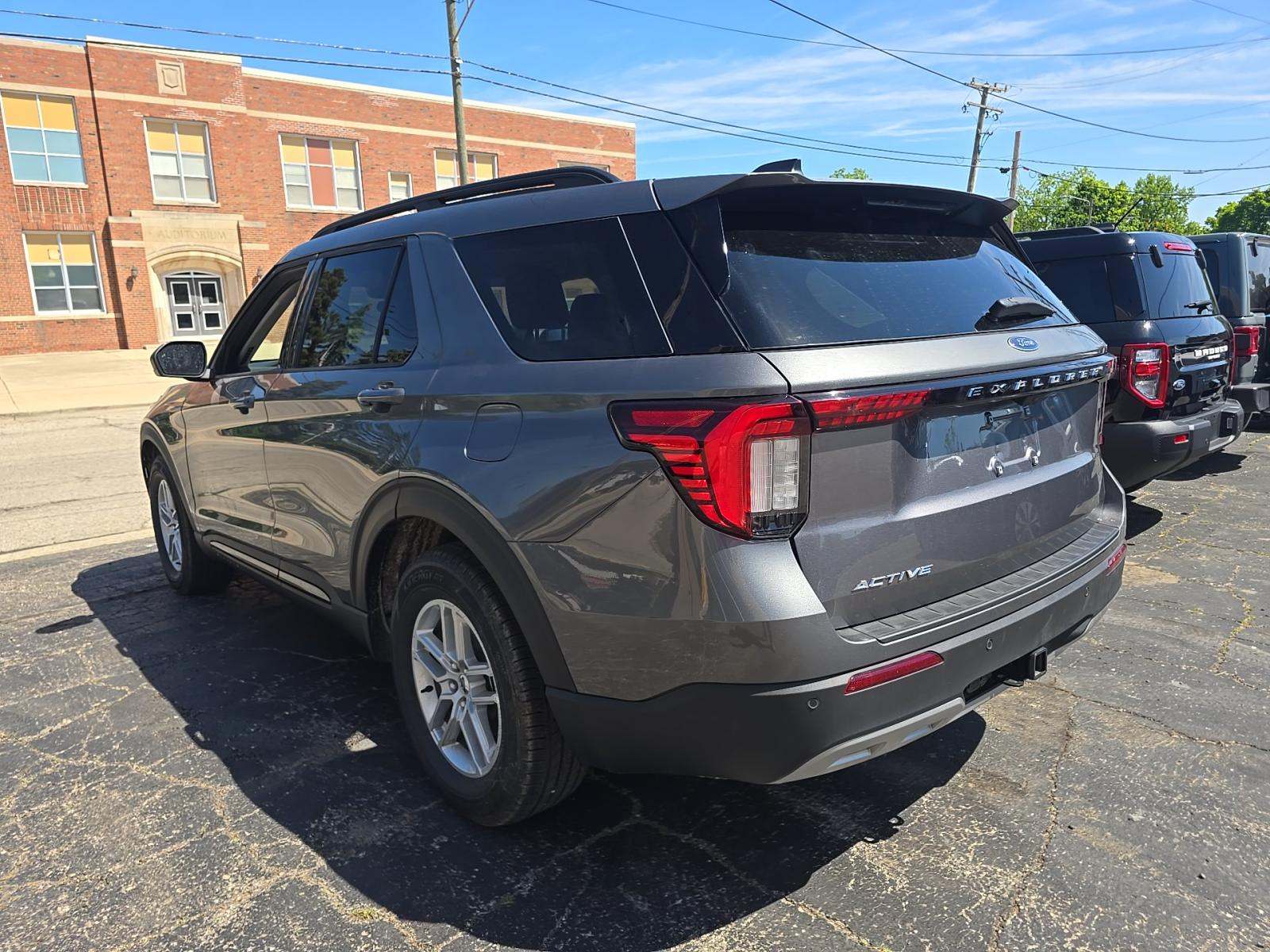 2026 Ford Explorer Active RWD