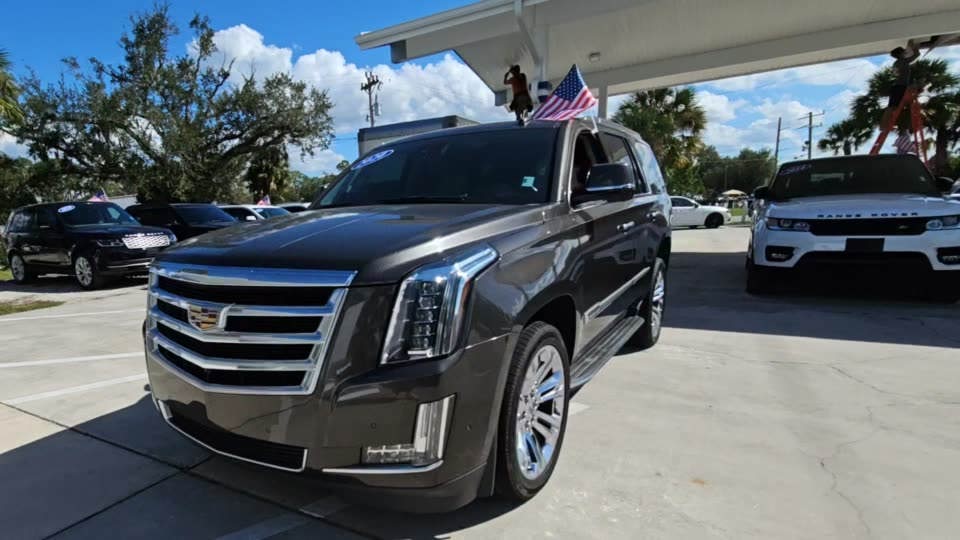 2020 Cadillac Escalade Luxury 1SB