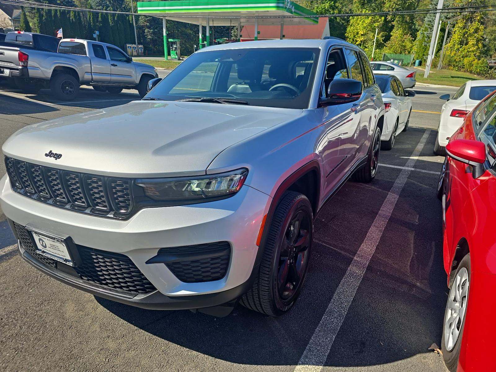 2024 Jeep Grand Cherokee Altitude AWD