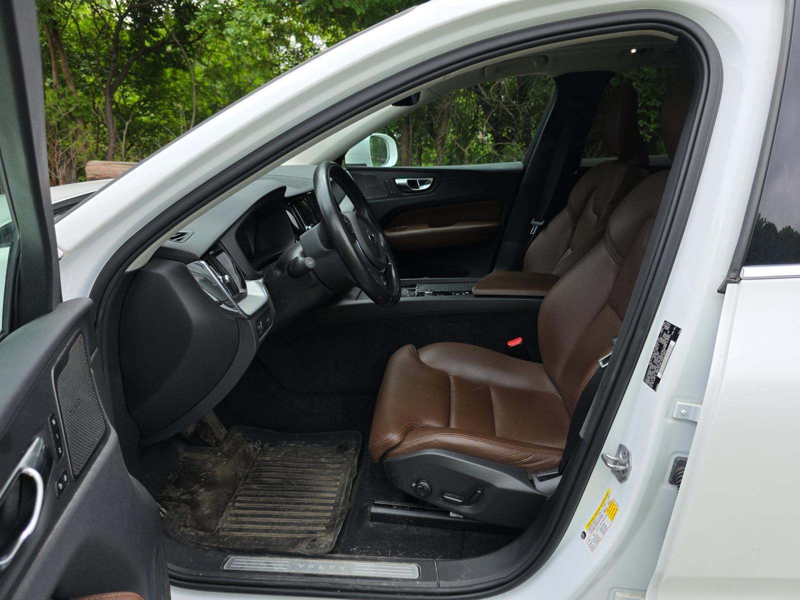 2019 Volvo XC60 T5 Momentum AWD