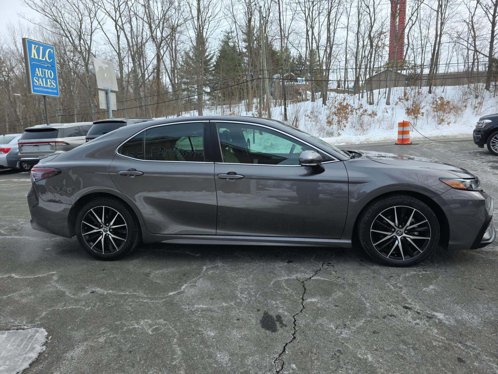 2023 Toyota Camry SE FWD
