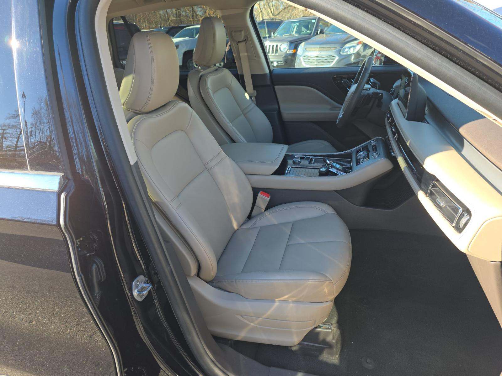 2022 Lincoln Aviator Standard AWD