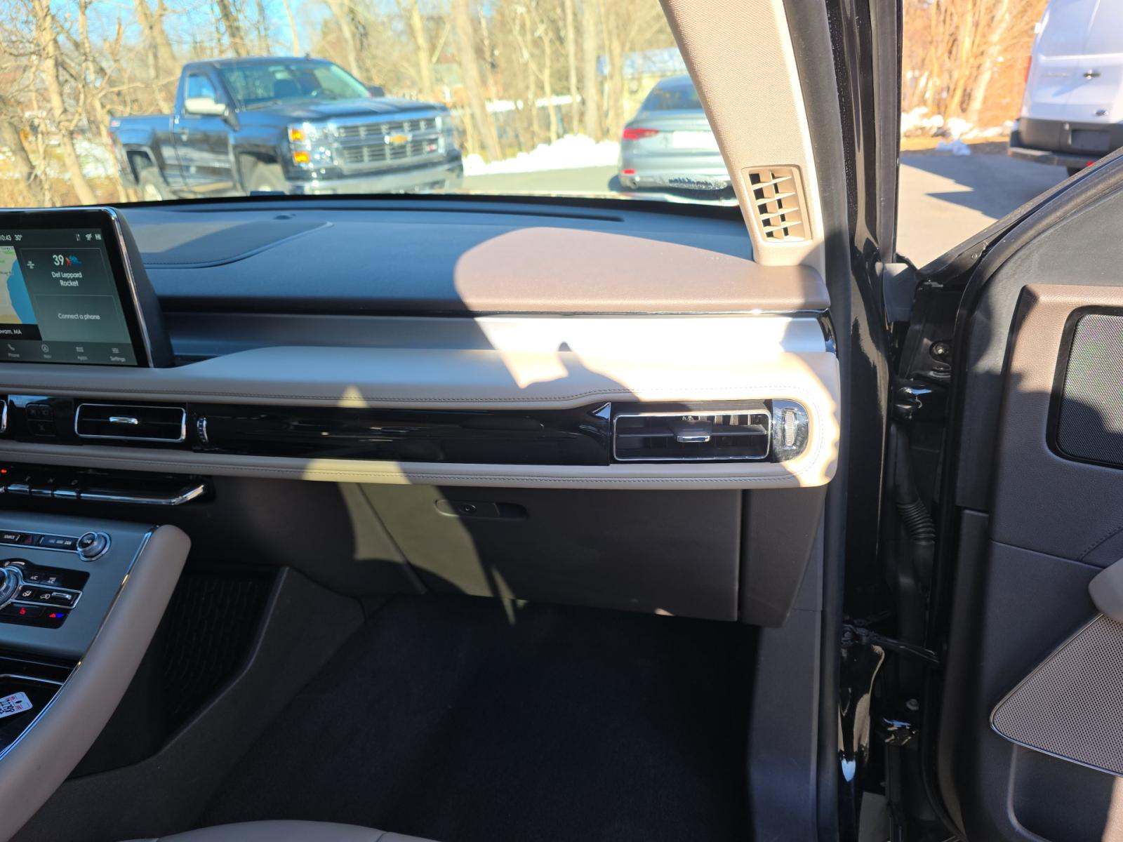 2022 Lincoln Aviator Standard AWD