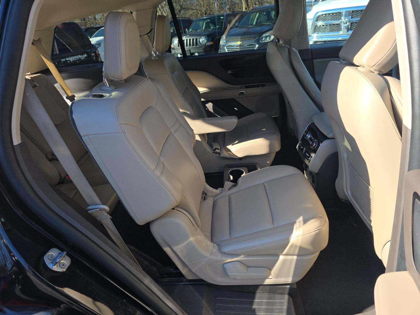 2022 Lincoln Aviator Standard AWD