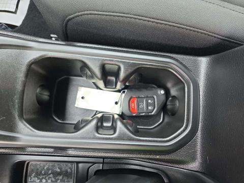 JEEP UNLIMITED SAHARA - 8